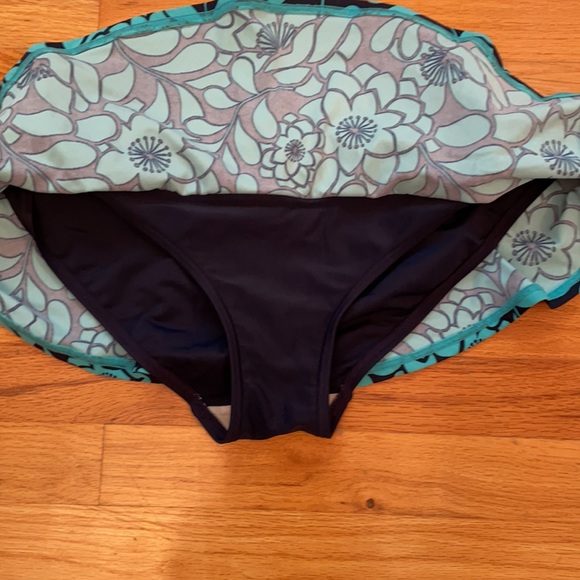Liz & Co Swim Skirt - Picture 3 of 9